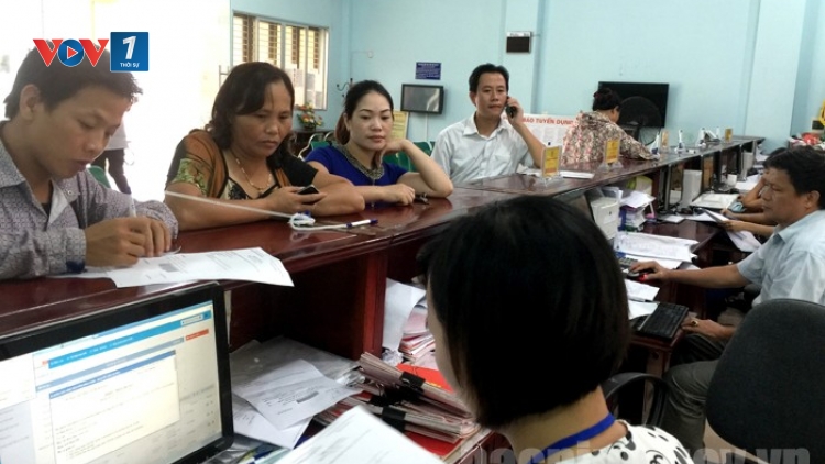Cải cách thủ tục hành chính, nâng cao chất lượng cán bộ.