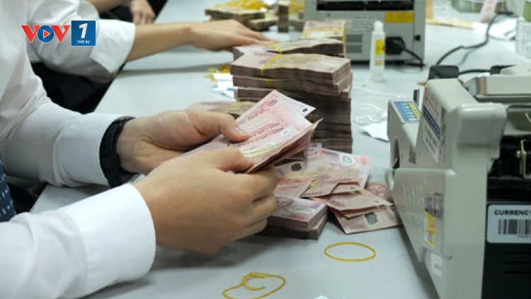 Áp trần lãi suất - Đối tượng và những hệ lụy.