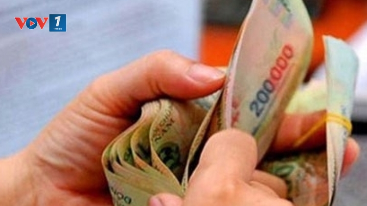 Tổng Liên đoàn Lao động Việt nam đề nghị xem xét điều chỉnh tiền lương tối thiểu vùng năm 2016 cần tăng thấp nhất 14,3% so với năm 2015 (Thời sự trưa ngày 7/10/2015)
