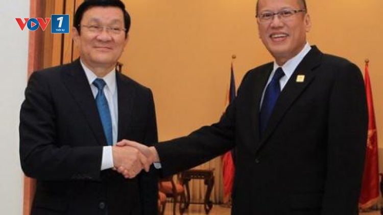 Chủ tịch nước Trương Tấn Sang và đoàn cấp cao nước ta bắt đầu tham dự Hội nghị các Nhà lãnh đạo Diễn đàn Hợp tác Kinh tế Chấu Á-Thái Bình Dương lần thứ 23 tổ chức tại Manila, Philipin. (Thời sự trưa 17/11/2015)