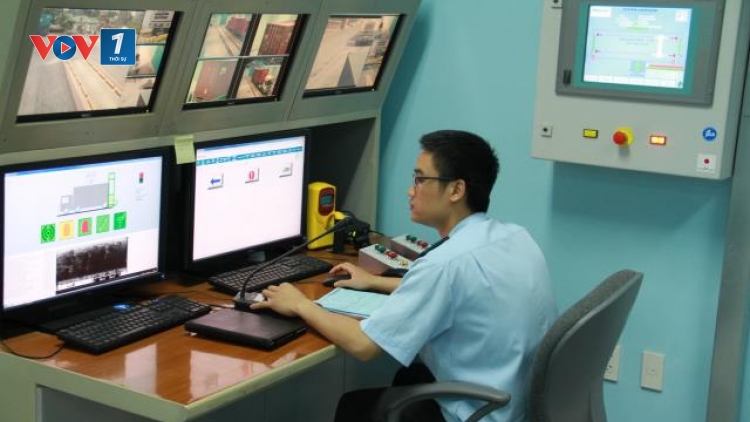 Hệ thống thông quan hàng hóa tự động gỡ khó cho doanh nghiệp khi hội nhập.