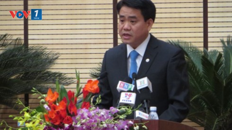Hội đồng nhân dân thành phố Hà Nội đã bầu thiếu tướng Nguyễn Đức Chung - Giám đốc Công an thành phố Hà Nội làm Chủ tịch Ủy ban nhân dân thành phố (Thời sự trưa 4/12/2015)