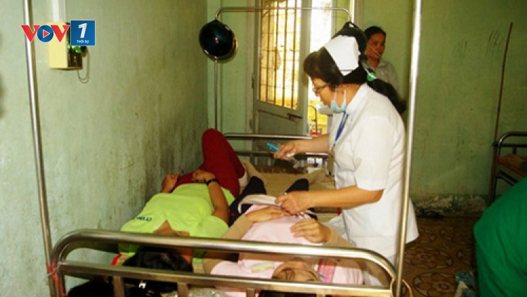 Thời sự đêm ngày 15/01/2015: Đã có gần 80 công nhân trong số hơn 100 công nhân Công ty Cy Vina bị ngộ độc thực phẩm vào trưa nay được xuất viện, số còn lại đang dần hồi phục