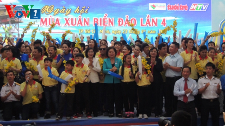 Mang xuân đến đảo xa