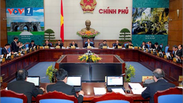 Thời sự trưa ngày 30/01/2015: Chủ trì phiên họp Chính phủ thường kỳ đầu tiên trong năm nay Thủ tướng Nguyễn Tấn Dũng đề nghị các thành viên chính phủ tiếp tục góp ý kiến chủ động điều hành kinh tế vĩ mô trước diễn biến phức tạp của giá dầu