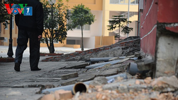Chính phủ với người dân ngày 31/1/2015: Giải pháp nào cho nhà tái định cư xuống cấp.