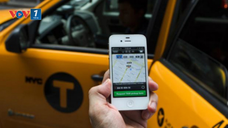 Thời sự trưa ngày 3/1/2014: Bộ Giao thông - Vận tải cho phép công ty Uber ký kết hợp đồng cung cấp dịch vụ với các doanh nghiệp vận tải đủ điều kiện, mở đường cho dịch vụ Uber hoạt động hợp pháp tại Việt Nam.