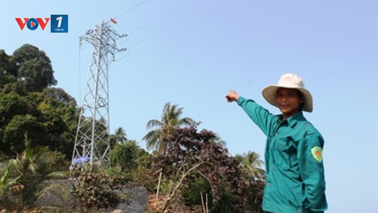 Thời sự đêm ngày 11/02/2015: Điện lưới quốc gia ra đảo Hòn Tre, tỉnh Kiên Giang: Đường dây điện vượt biển trên không đầu tiên ở Việt Nam