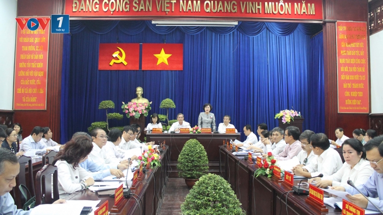 Quốc hội với cử tri ngày 13/02/2015: Đổi mới bộ máy chính quyền địa phương phải vì lợi ích của dân.