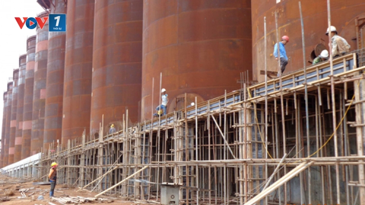 Kinh tế ngày 17/02/2015: Trực tết trên công trường Nhà máy Alumin Nhân Cơ.