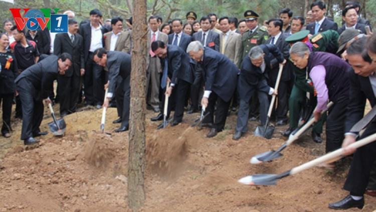 Thời sự trưa ngày 22/02/2015: Tổng Bí thư Nguyễn Phú Trọng tham dự Tết trồng cây tại Hà Nội.