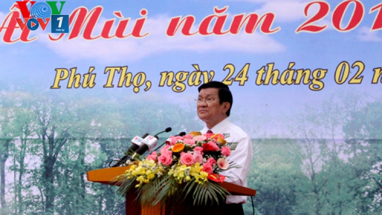Thời sự chiều ngày 24/02/2015: Chủ tịch nước Trương Tấn Sang dâng hương và phát động "Tết trồng cây" tại khu di tích lịch sử đặc biệt Quốc gia Đền Hùng.