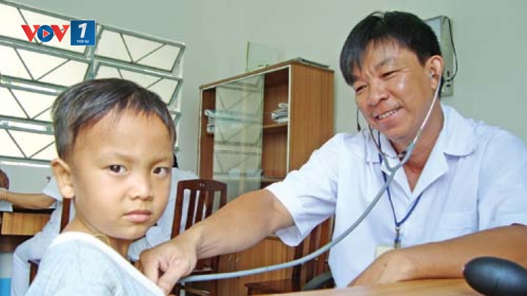 Biển đảo Việt Nam ngày 27/02/2015: Bác sỹ rời phố về đảo.