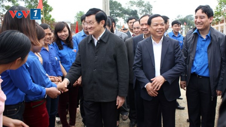 Thời sự trưa ngày 4/2/2015: Tiếp tục chuyến công tác tại các tỉnh Tây Bắc, hôm nay, Chủ tịch nước Trương Tấn Sang thăm và làm việc tại tỉnh Yên Bái