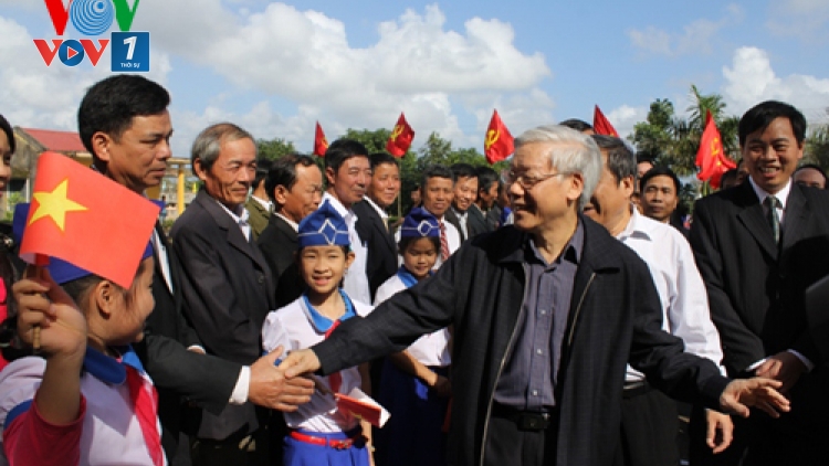 Thời sự trưa ngày 05/02/2015: Tiếp tục chuyến công tác tại Quảng Trị, sáng nay, Tổng Bí thư Nguyễn Phú Trọng làm việc với Ban Thường vụ Tỉnh ủy Quảng Trị về tình hình thực hiện nhiệm vụ kinh tế - xã hội và công tác chuẩn bị Đại hội Đảng các cấp.