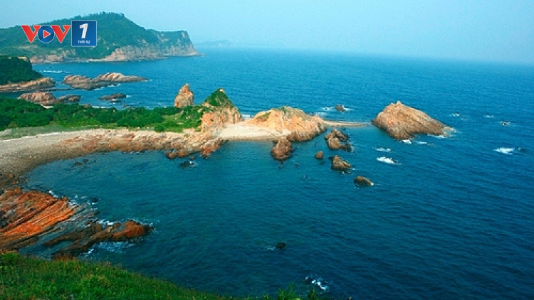 Biển đảo Việt Nam ngày 01/03/2015: Cánh sóng ra-đa 485 hiên ngang giữa biển khơi.