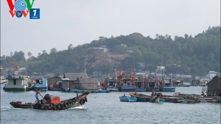 Biển đảo Việt Nam ngày 22/3/2015: Phát triển kinh tế biển gắn với bảo vệ chủ quyền biển đảo.