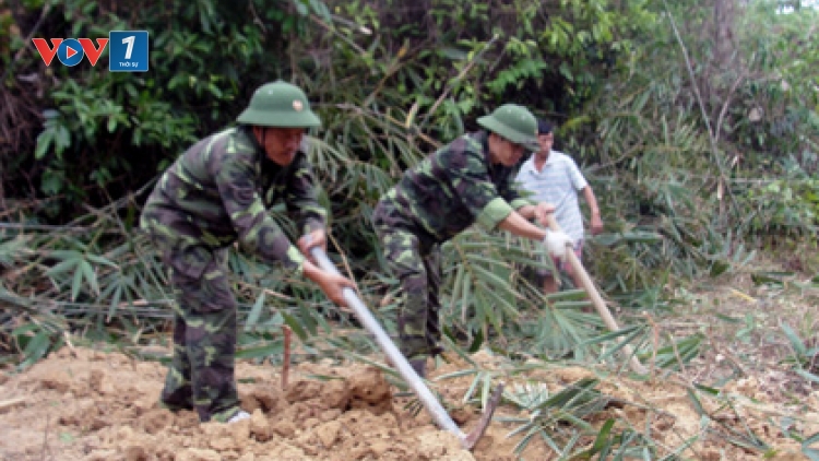 Tâm tình biên giới và hải đảo ngày 28/3/2015: Người lính biên phòng với bàn tay gân guốc, cầm cày cầm cuốc xây dựng rừng núi biên cương.