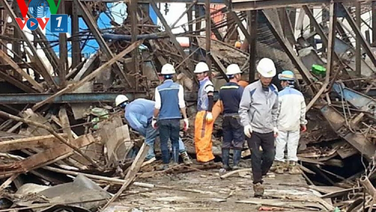 Thời sự đêm ngày 30/3/2015: Đề nghị tạm hoãn làm thủ tục xuất cảnh cho một số cán bộ, nhân viên của Công ty C&T Samsung Vietnam để phục vụ công tác điều tra vụ sập giàn giáo tại công trường Fomosa, Hà Tĩnh.