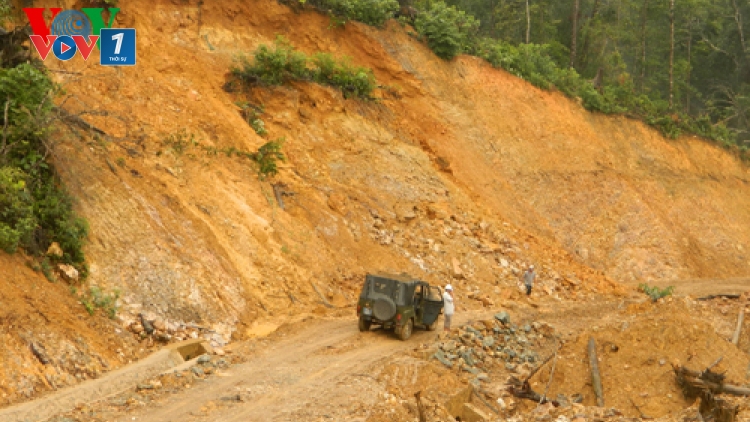 Chính phủ với người dân ngày 20/4/2015: Giao thông miền núi: Bao giờ hết khổ?