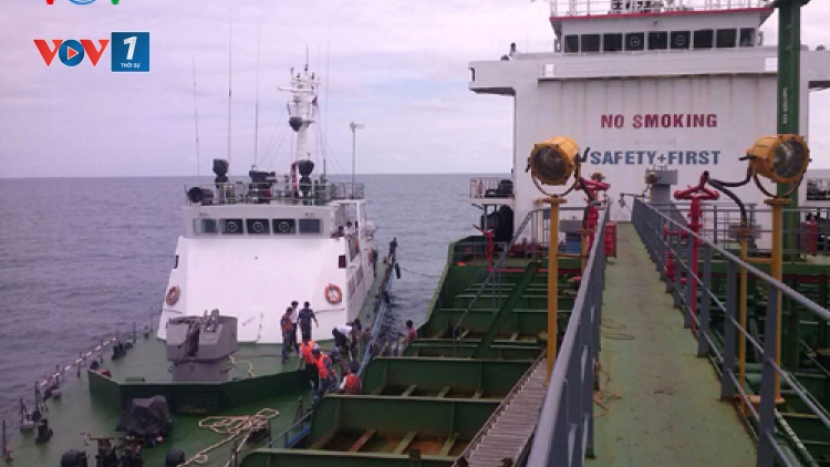 Quốc hội với cử tri ngày 10/4/2015: Tăng cường pháp luật đảm bảo an toàn giao thông hàng hải Việt Nam.