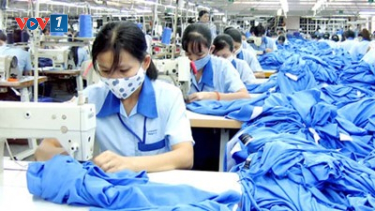 Chăm lo cho người lao động: Không chỉ dừng ở chính sách.