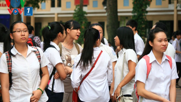 Thời sự trưa ngày 23/5/2015: Kỳ thi vào lớp 10 của học sinh Hà Nội năm nay được dự báo sẽ rất khó khăn.