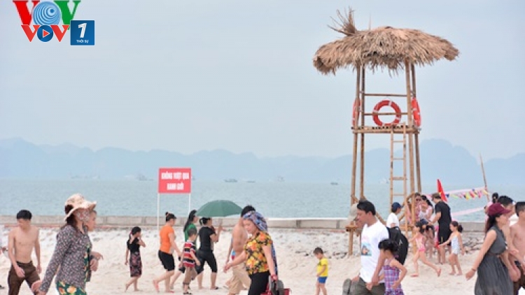 Môi trường và phát triển ngày 07/5/2015: Bảo vệ môi trường vịnh Hạ Long- yêu cầu bức thiết từ thực tiễn.
