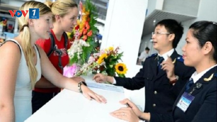 Thời sự chiều ngày 18/6/2015: Thủ tướng Chính phủ quyết định miễn visa cho công dân đến từ 5 quốc gia gồm: Italia, Tây Ban Nha, Anh, Pháp, Đức.