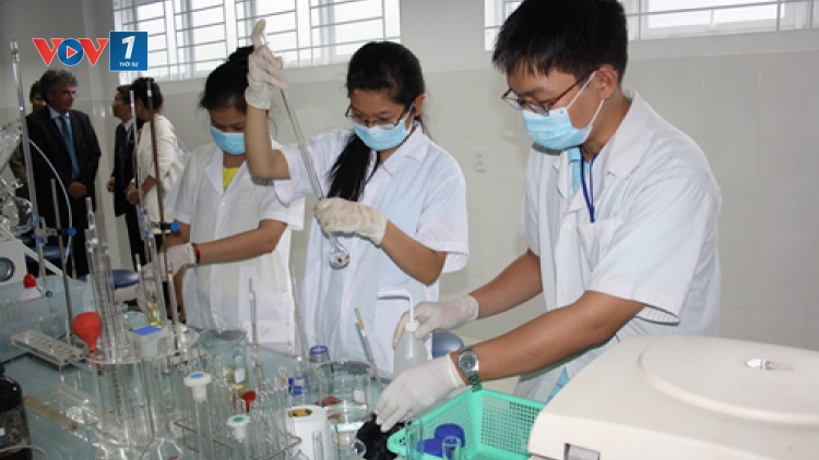 Khoa học và công nghệ ngày 2/6/2015: Nghiên cứu cơ bản - tạo tiền đề cho nghiên cứu ứng dụng