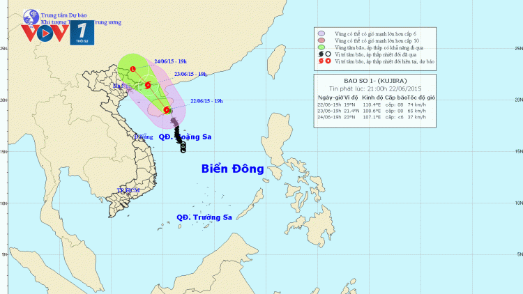 Thời sự đêm ngày 22/6/2015: Do ảnh hưởng của cơn bão số 1, từ ngày mai, các tỉnh vùng núi phía Bắc sẽ có mưa to, có nơi mưa rất to.