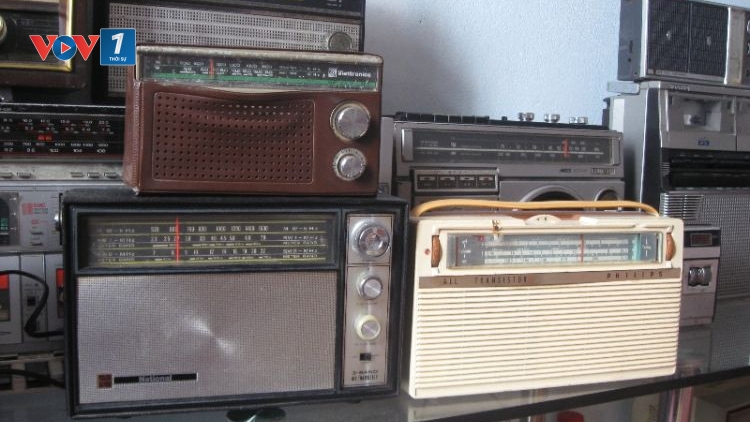 Vị thính giả 50 năm gắn bó với làn sóng Đài Tiếng nói Việt Nam và sở thích sưu tầm những chiếc đài.