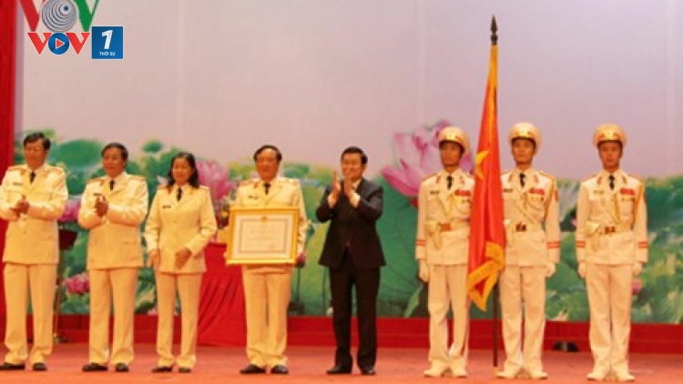 Thời sự chiều ngày 23/7/2015: Kỷ niệm 55 năm ngày thành lập ngành Kiểm sát nhân dân, Chủ tịch nước Trương Tấn Sang đặc biệt lưu ý: đội ngũ cán bộ, kiểm sát viên cần phải có dũng khí, có quyết tâm cao bảo vệ công lý.