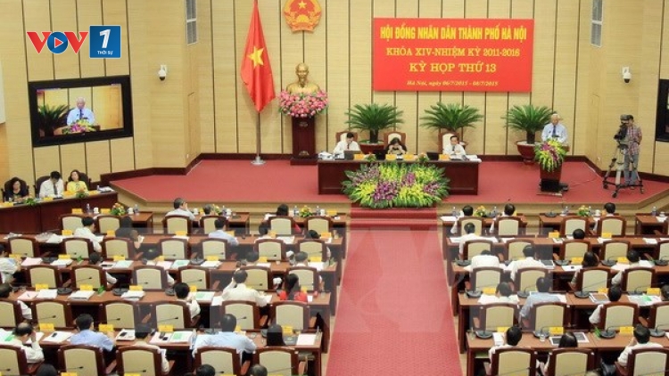 Thời sự chiều ngày 06/7/2015: Tại phiên họp thứ 13 Hội đồng nhân dân thành phố Hà Nội hôm nay, lãnh đạo thành phố thừa nhận nóng vội trong việc thay thế cây xanh thời gian qua