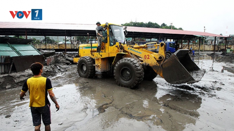 Thời sự trưa ngày 01/8/2015: Do mưa lũ không thể vận chuyển được than, hàng loạt nhà máy điện chỉ còn đủ than dự trữ từ 5 đến 20 ngày