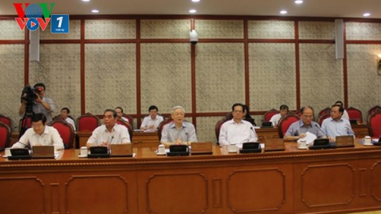 Thời sự đêm ngày 12/8/2015: Bộ Chính trị làm việc với Quân ủy Trung ương về Đại hội Đảng bộ Quân đội lần thứ 10.