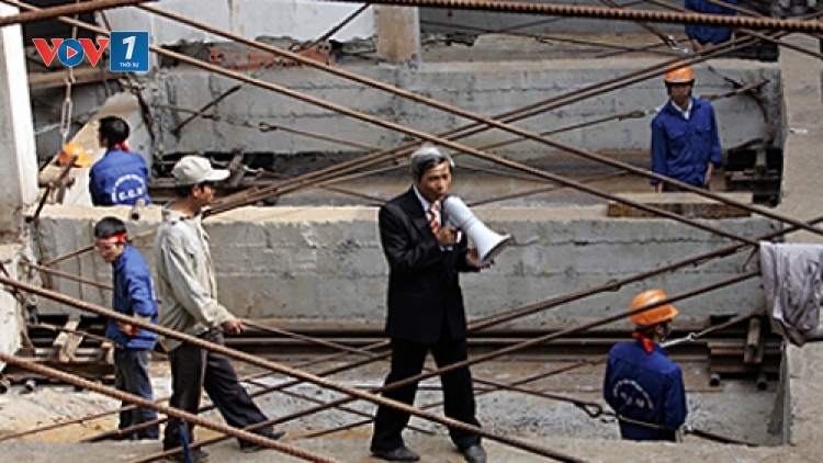 “Thần đèn thời hiện đại” di chuyển những tòa nhà bị lún, nghiêng, có nguy cơ bị sập.
