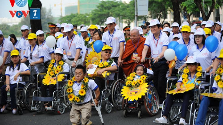 Để người khuyết tật hòa nhập cộng đồng cần sự chung tay của toàn xã hội (Quốc hội với cử tri ngày 10/8/2015)