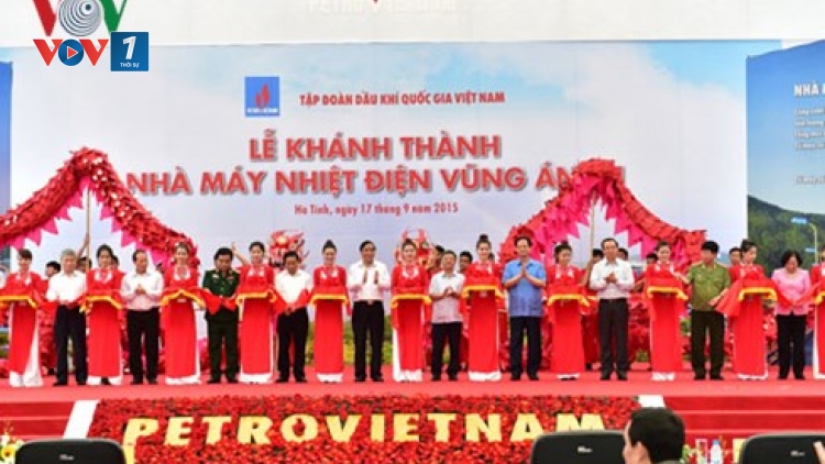 Thủ tướng Nguyễn Tấn Dũng dự lễ khánh thành nhà máy Nhiệt điện Vũng Áng 1 tại Khu kinh tế Vũng Áng, tỉnh Hà Tĩnh