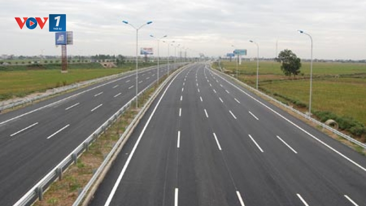 Bộ Tài chính bác đề xuất 230.000 tỷ đồng làm cao tốc Bắc Nam mà Bộ Giao thông Vận tải vừa trình Chính phủ (Thời sự trưa 9/10/2016)