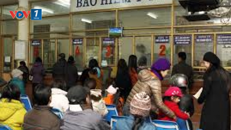 Bộ Y tế khẳng định, người dân khám bệnh dưới 4 tiếng vẫn được bảo hiểm y tế thanh toán các khoản. (Thời sự trưa 05/10/2016)