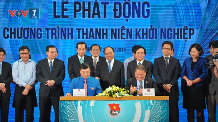 Thủ tướng Nguyễn Xuân Phúc làm việc với Đại học Quốc gia Hà Nội và dự lễ phát động Chương trình “Thanh niên khởi nghiệp” giai đoạn 2016 - 2021 (Thời sự chiều 16/10/2016)