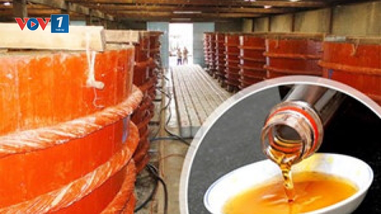 Bộ Nội vụ sẽ phối hợp với các cơ quan liên quan để xem xét sai phạm và có thể đình chỉ hoạt động của Hội tiêu chuẩn và Bảo vệ người tiêu dùng (Thời sự trưa 27/10/2016)