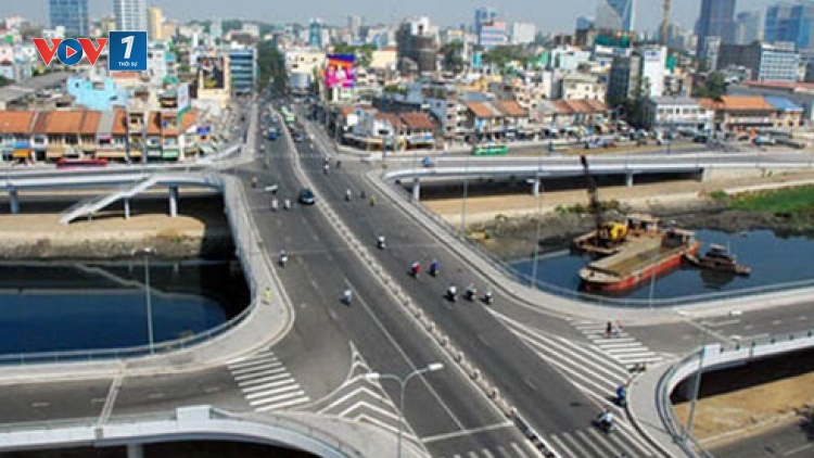 Kế hoạch đầu tư công giai đoạn 2016-2020, đừng rải mành mành (02/11/2016)