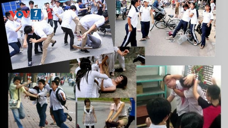 Bạo lực học đường: Không chỉ xử lý bằng luật pháp (5/12/2016)