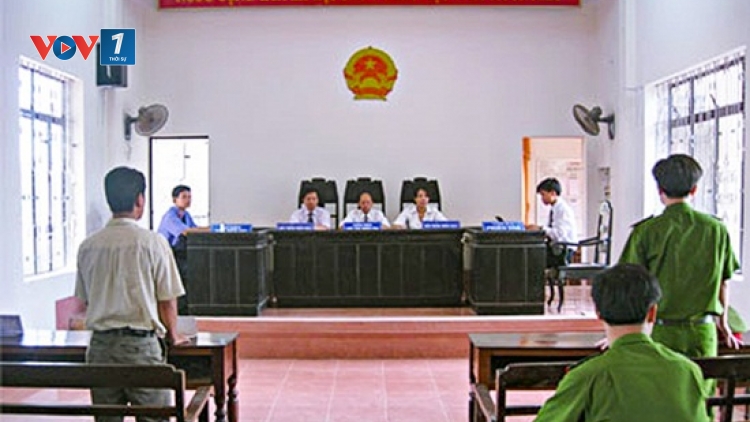 Án hành chính người bị kiện vắng mặt: Người dân gặp khó (30/12/2016)