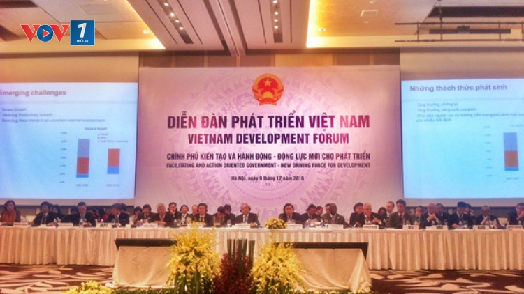 Khai mạc Diễn đàn Phát triển Việt Nam với chủ đề: Chính phủ kiến tạo và hành động - động lực mới cho phát triển (Thời sự chiều 09/12/2016)