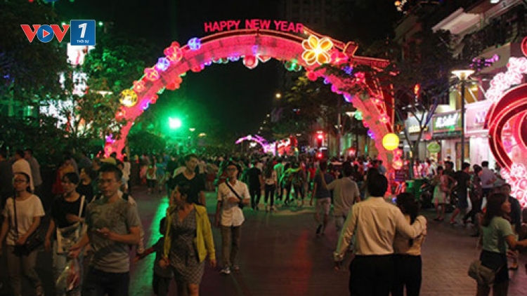 Nhiều hoạt động văn hóa nghệ thuật chào đón năm mới 2017 trên khắp cả nước (Thời sự đêm 31/12/2016)