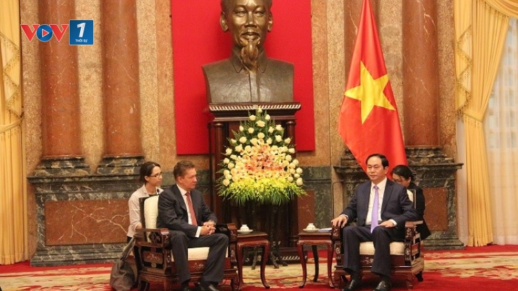 Chủ tịch nước, Thủ tướng Chính phủ tiếp Chủ tịch Hội đồng quản trị Tập đoàn Gazprom, Liên bang Nga đang có chuyến thăm và tìm kiếm cơ hội hợp tác với các đối tác Việt Nam. (Thời sự đêm 27/4/2016)