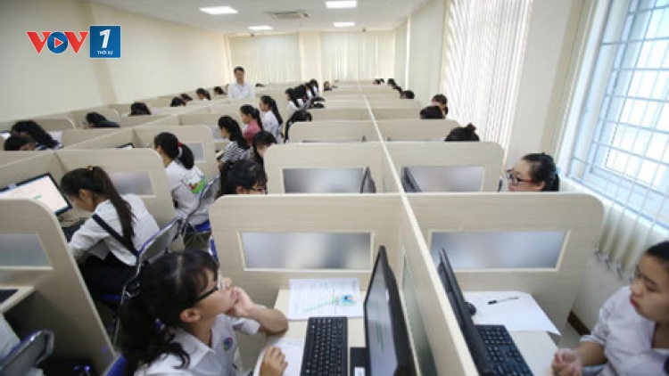 Bắt đầu thi đợt 1 kỳ thi đánh giá năng lực để tuyển sinh vào Đại học Quốc gia Hà Nội năm 2016 (Thời sự trưa 5/5/2016)